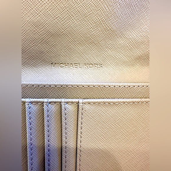 MK! Trifold Leather Wallet/Ash Gray/Jet Set Travel - Picture 16 of 16